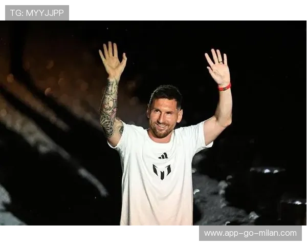 梅西一亮相就被全场喊“梅西”！他已是老板但还想学怎么做老板！