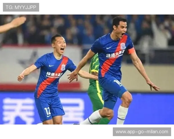 球员在中超赛场上带动队友提升整体表现，中超球员入场