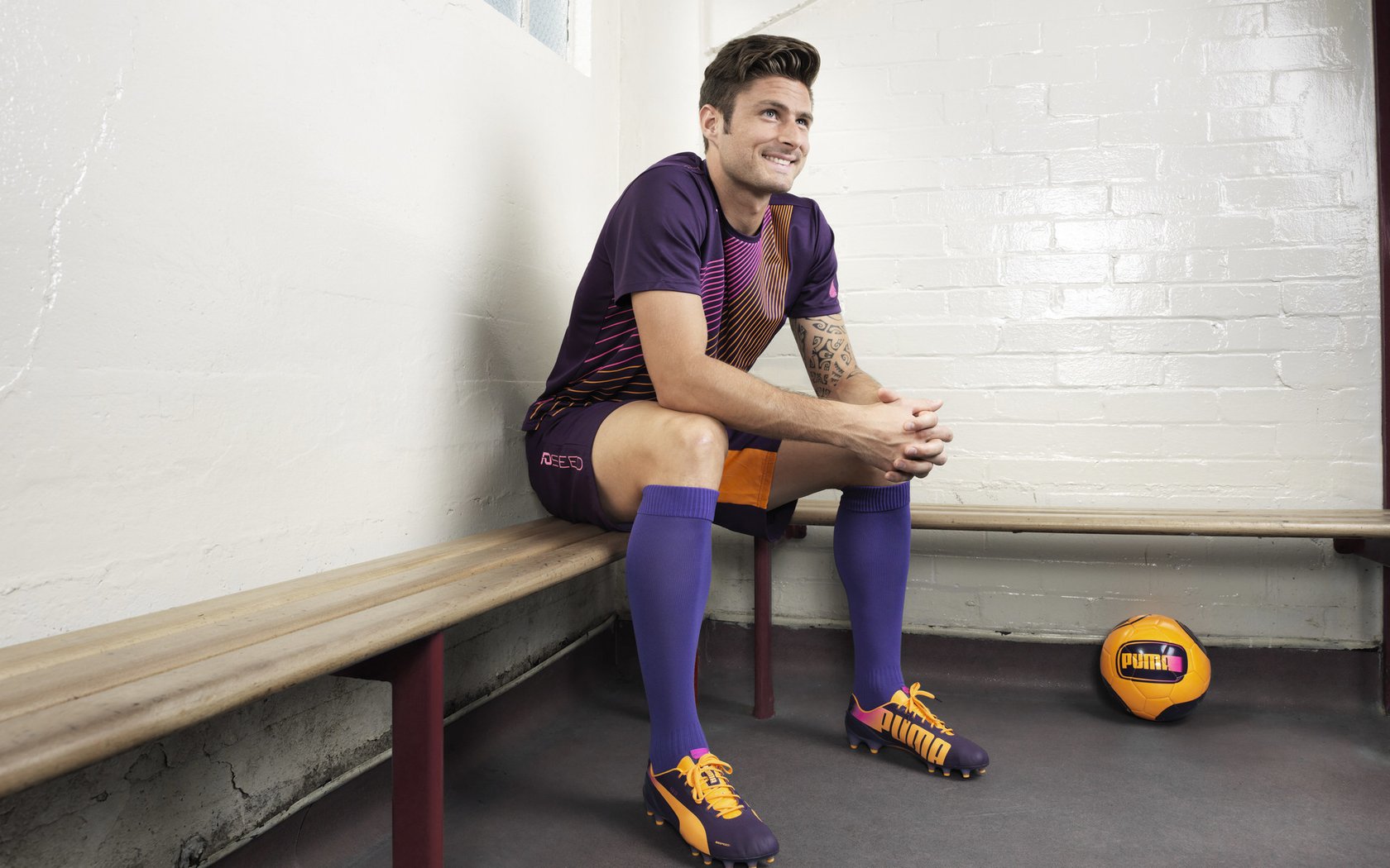 瓜帅爆改20岁新星！1米93踢边后卫如今有望冲击三狮主力